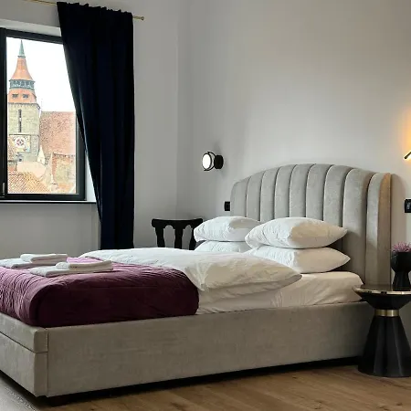 Peaceful Condo For Romantic Getaways Near Black Church - 3Min Walk-2