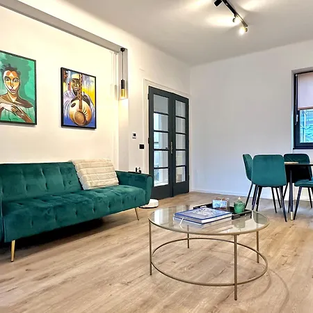 Peaceful Condo For Romantic Getaways Near Black Church - 3Min Walk-3